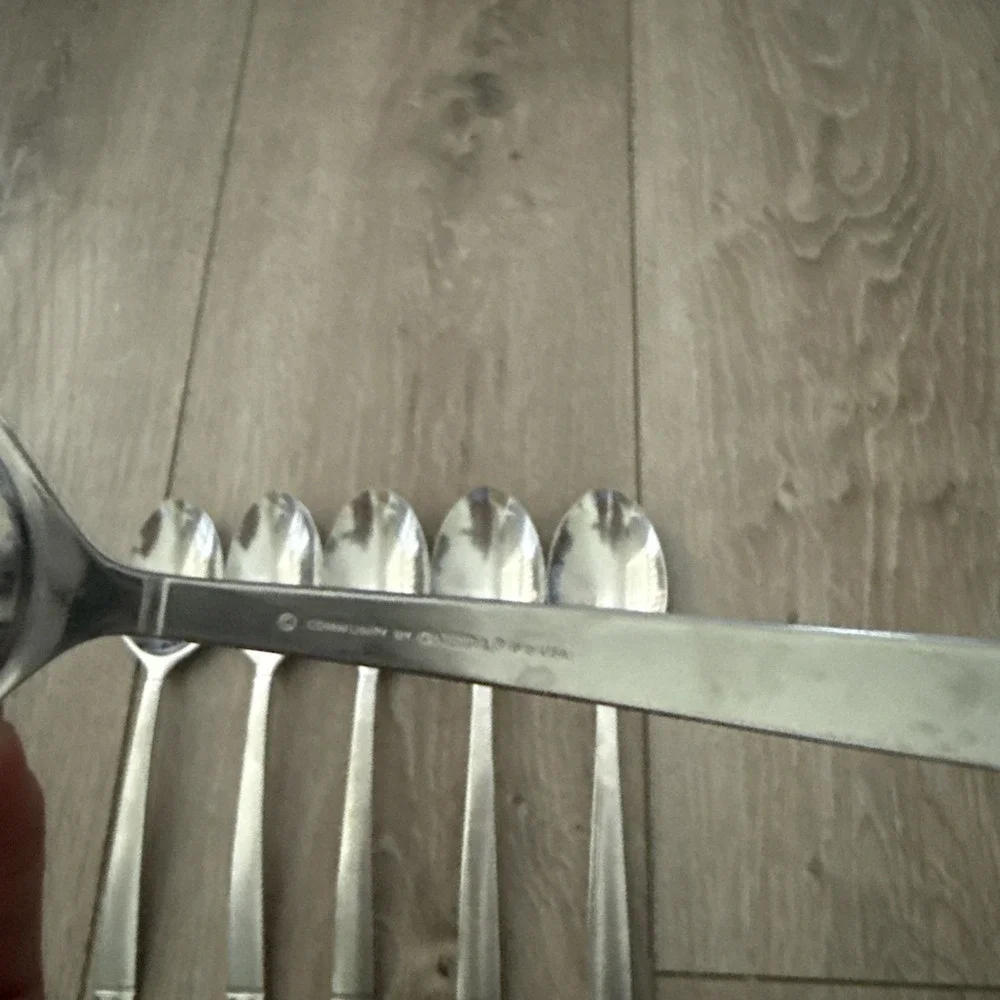 Oneida Stainless FROST Pattern Set of 6 Place / Oval‎ Soup Spoons USA
